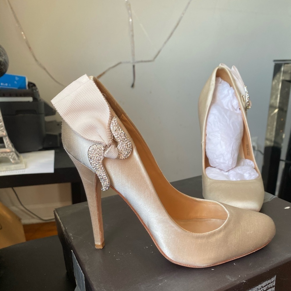 Badgley Mischka wedding shoe